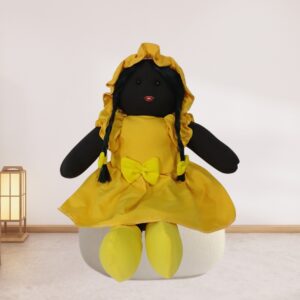 Boneca de pano negra