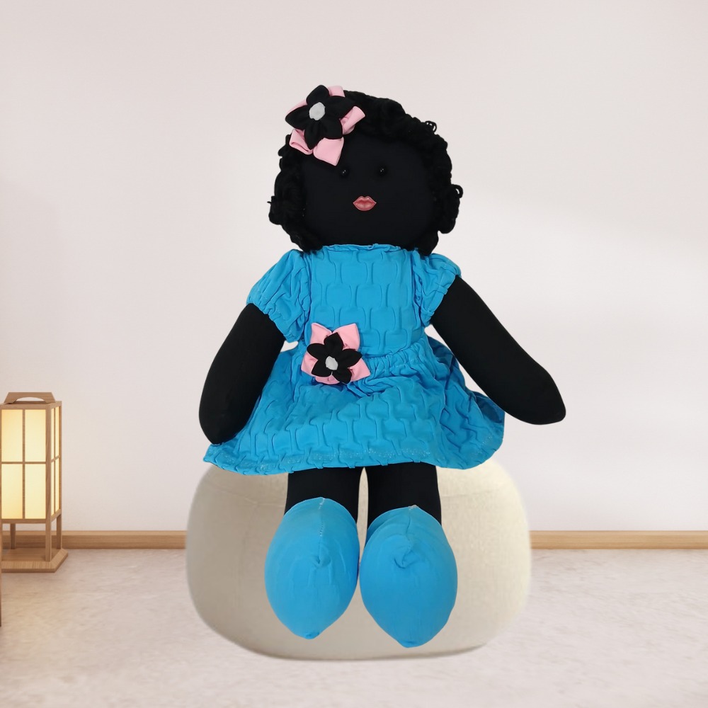 Boneca de pano negra